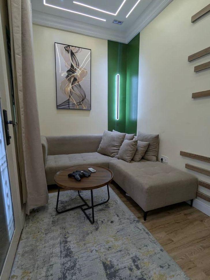 OLIVINE: Cozy 1 bedroom unit with balcony